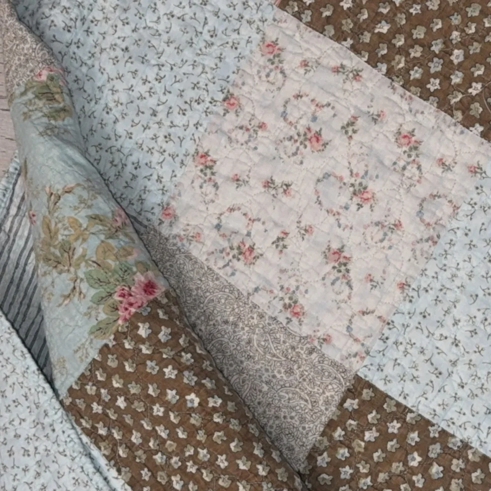 Vintage Floral shabby heirloom cottage Patchwork Quilt robin’s egg, pink,  brown - Picture 4 of 13